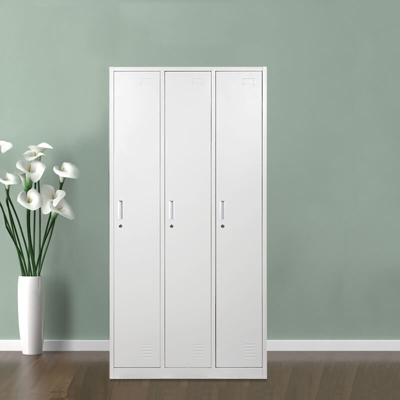 What does the locker customization need to pay attention to? 